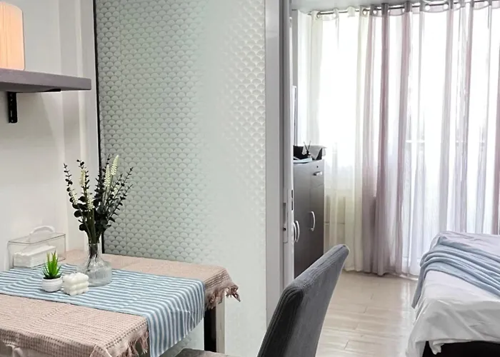 Azure Urban - Urban Stays, View Aparthotel